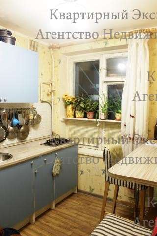 Продам однокомнатную квартиру в Москве. Жилая площадь 31 кв.м. Этаж 1. Дом панельный. 