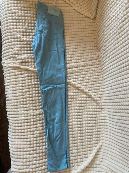 Джинсы Armani в Москве