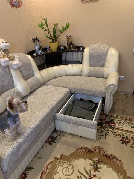 Продам угловой диван с креслом кроватью в Москве