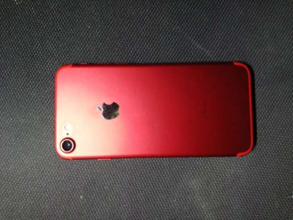 IPhone 7 product red