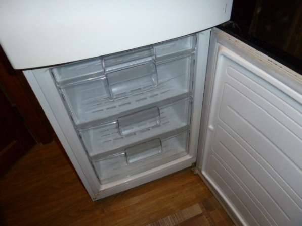 Продам холодильник в Новосибирске