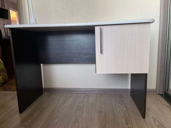 Стол