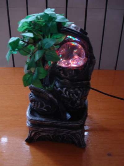 Мини-фонтан с подсветкой