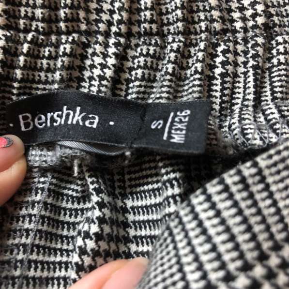 Брюки BERSHKA в Москве