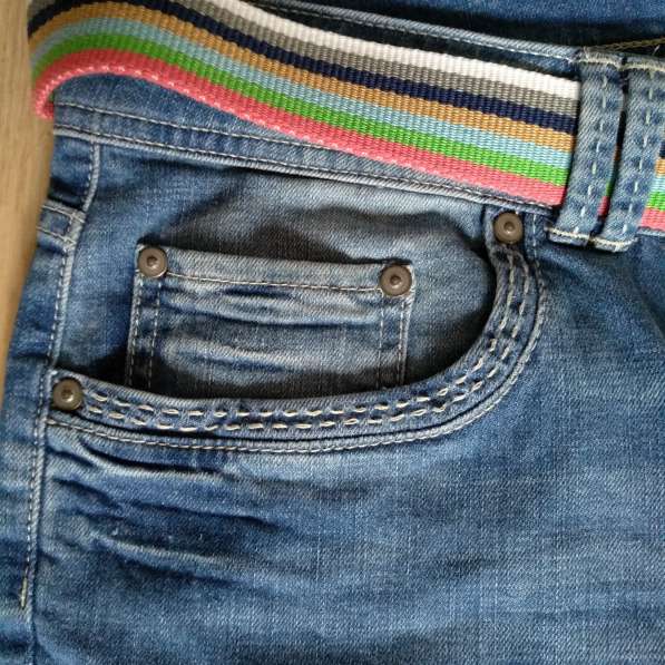 Радужные джинсы Marks and Spencer в фото 3