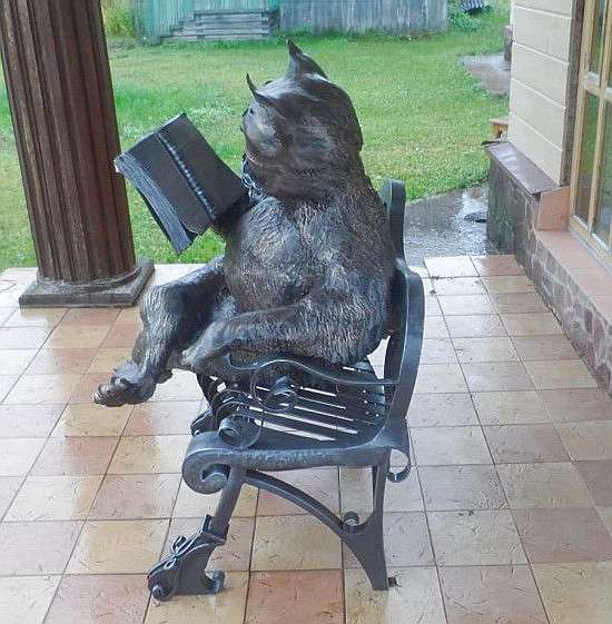 Скульптура"Кот ученый" в Краснодаре