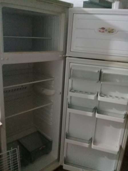 Продаётся холодильник Атлант. Саморазмораживающийся двухкаме