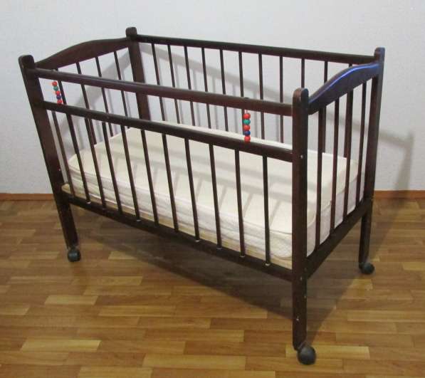 Детская кроватка с матрасиком в Севастополе