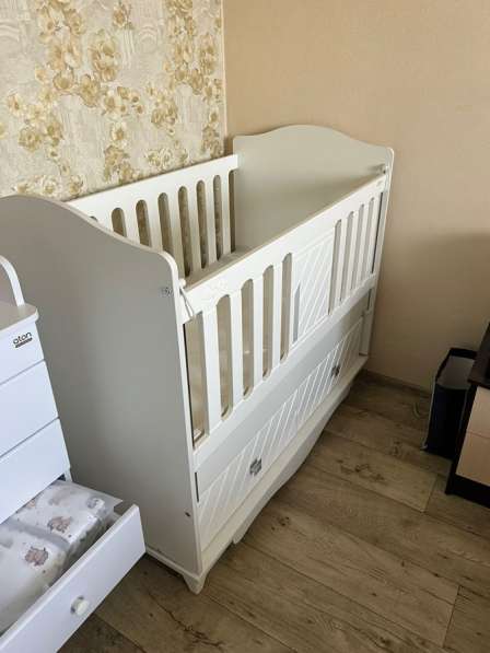 Продаю детскую кроватку Lovely baby Sofia