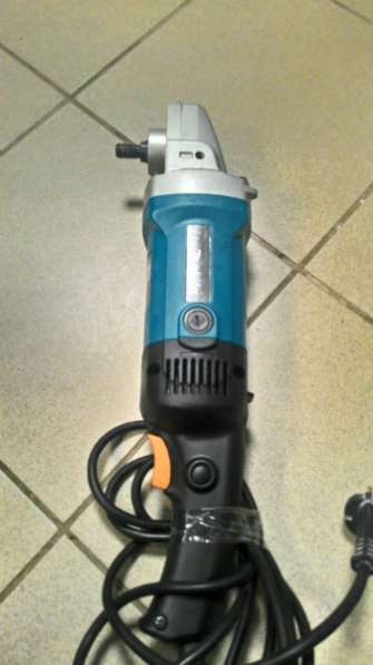 Шлифовальная машинка makita 9227CB в Томске