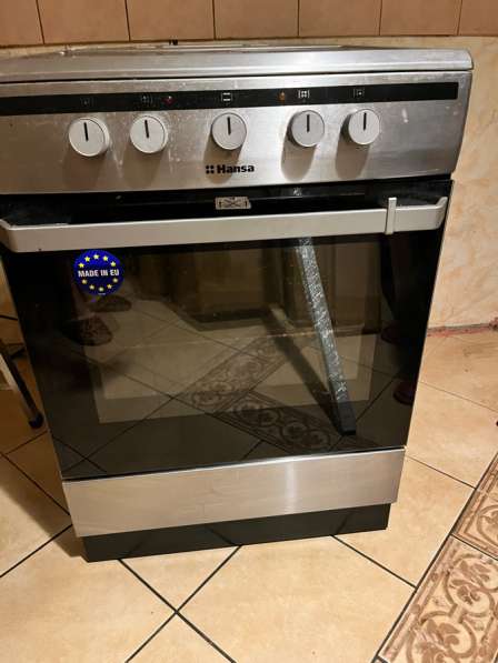 Продам электрическую плиту (стеклокерамика) Hansa