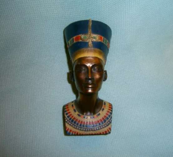Статуэтка Нефертити