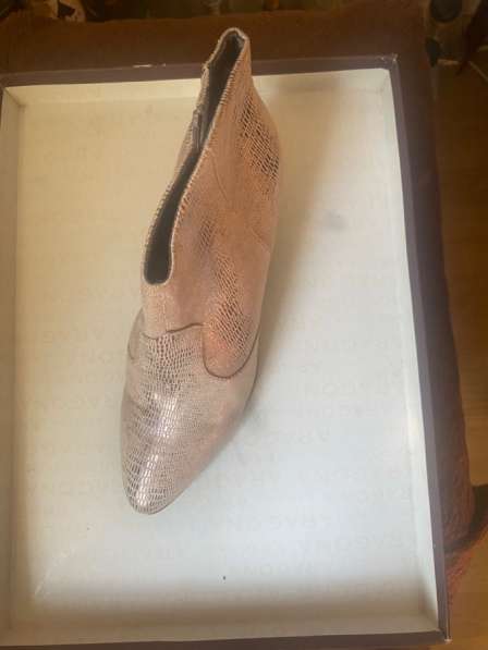 Женские ботинки размер 38