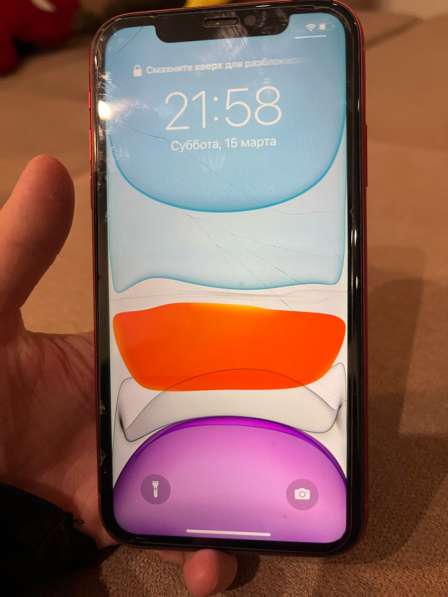 IPhone 11 в неплохом состояние