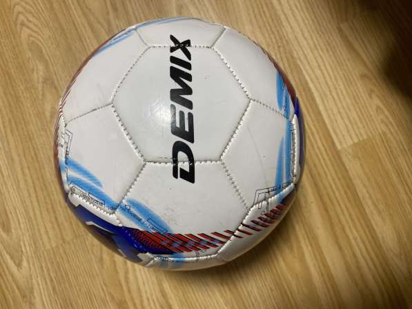 Продаю мяч футбольный