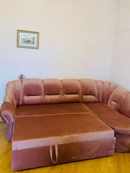 Двухспальный диван, ВЕЛЮРОВАЯ ОБИВКА в хорошем состоянии, но в фото 3