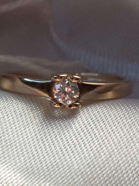 Золотое кольцо с бриллиантом в Саках фото 5