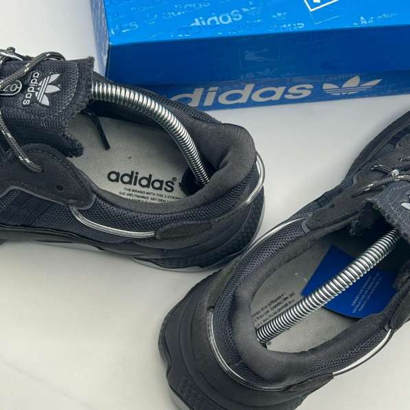 Кроссовки мужские Adidas Ozweego