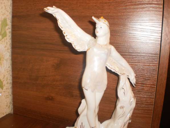 Фарфоровая статуэтка "Балерина в костюме журавля"