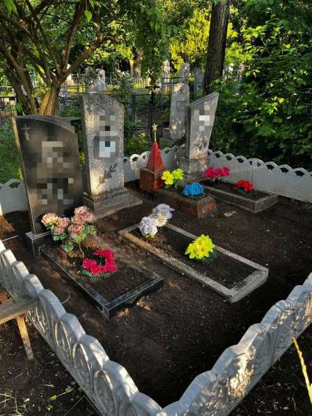 Уборка и уход за могилами ДНР г. Харцызск Иловайск в фото 3