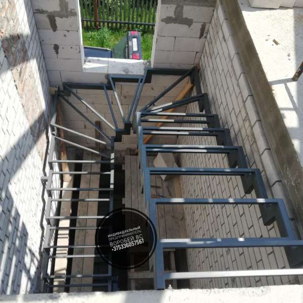 Металлический каркас лестниц в фото 12