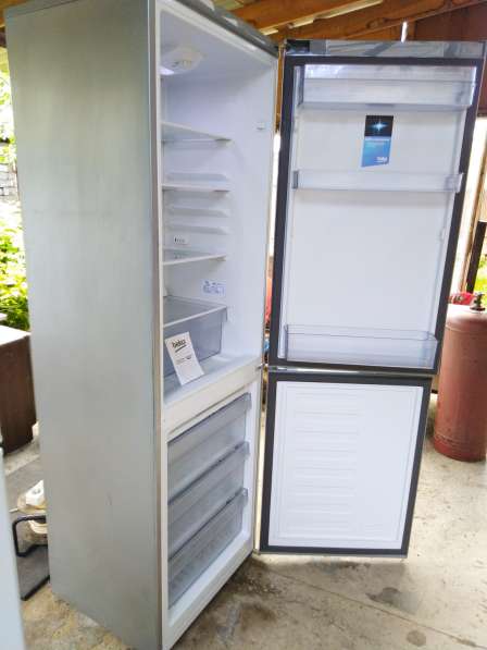 Двухкамерный холодильник в Керчи
