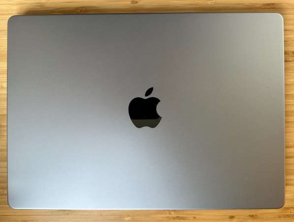 Apple MacBook Pro 14.2" M1 Pro Chip 16GB 512GB Space Gray в фото 4