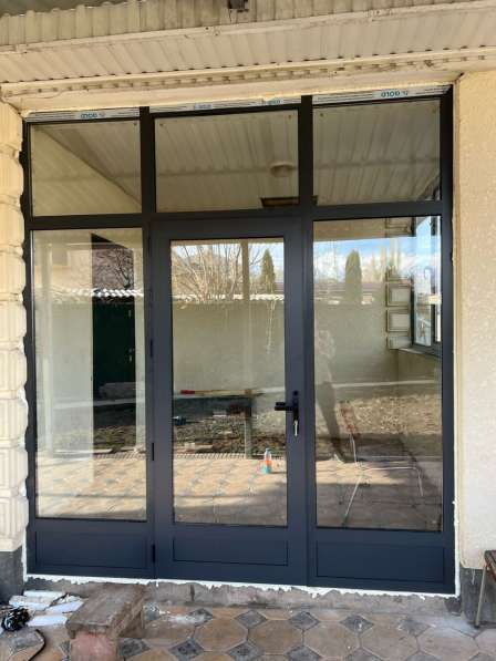 АЛЮМИНИЕВЫЕ ПЛАСТИКОВЫЕ ОКНА ДВЕРИ ВИТРАЖИ