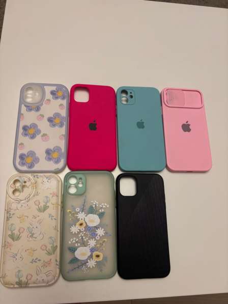 Чехлы на iPhone 11