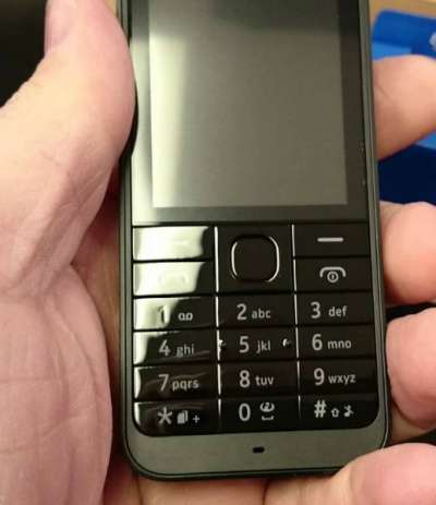 сотовый телефон Nokia 220