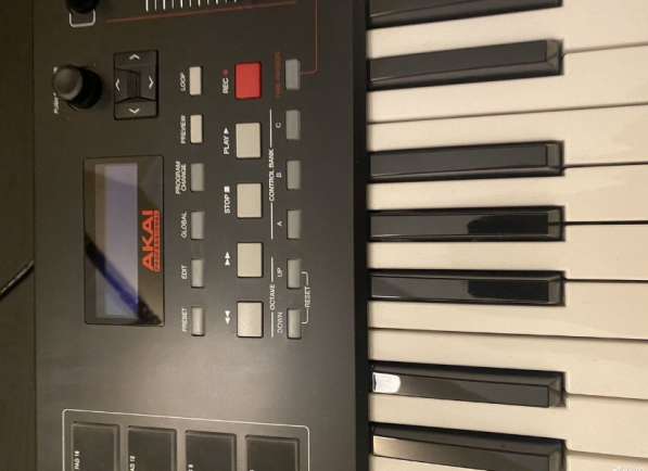 MIDI-клавиатура AKAI MPK 261 в Санкт-Петербурге фото 3