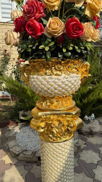 Ваза с тумбой в Хасавюрте