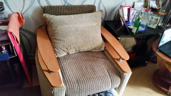 Продам угловой диван с креслом в Красноярске фото 6