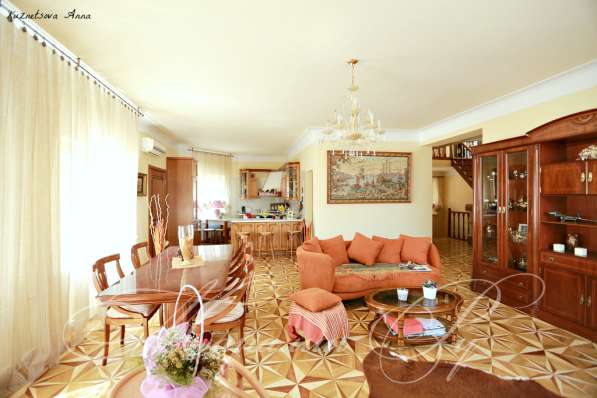 Продам дом в Ростов-на-Дону.Жилая площадь 400 кв.м. в Ростове-на-Дону