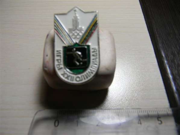 Значок. Олимпиада.Футбол.Ленинград, турнир, стадион.3 разных в фото 7