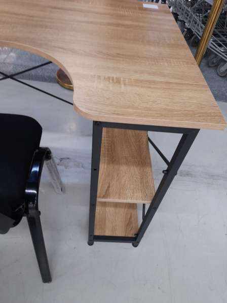 Стол с полкой в фото 4