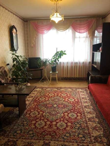 Сдаётся двухкомнатная квартира с мебелью за 12 тыс. руб