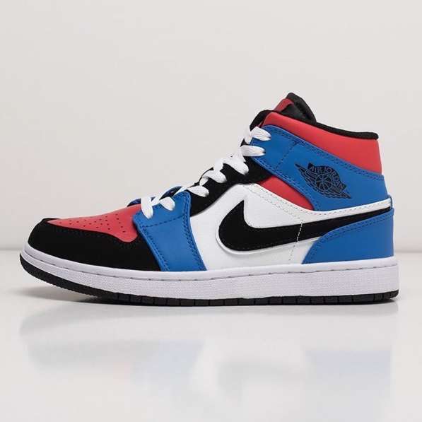 Кроссовки Nike Air Jordan 1 в Санкт-Петербурге