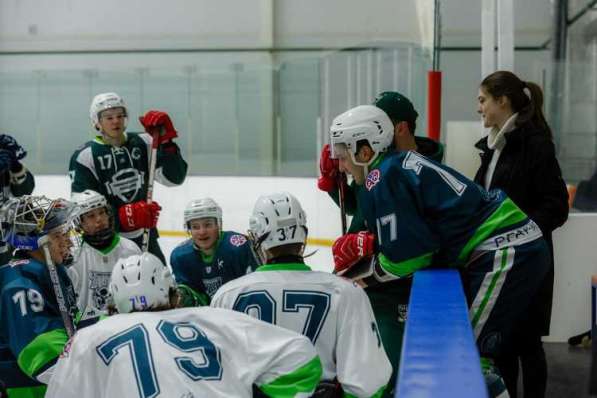 Школа хоккея Андрея Тютюнникова приглашает на занятия хоккее