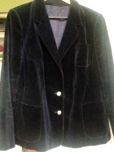 Бархатный пиджак чернильного цвета