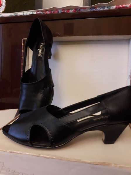 Босоножки женские