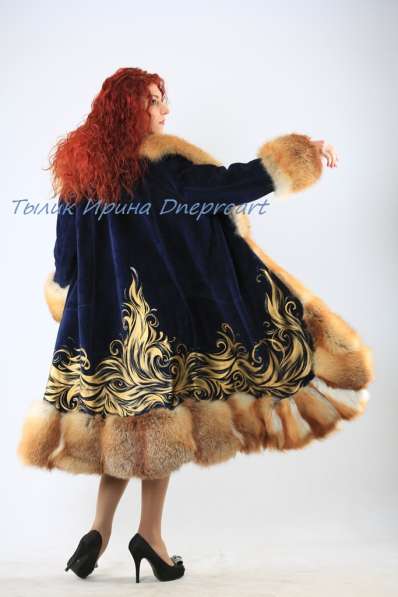 Пальто "Зимняя сказка"из синей замши с мехом лисы