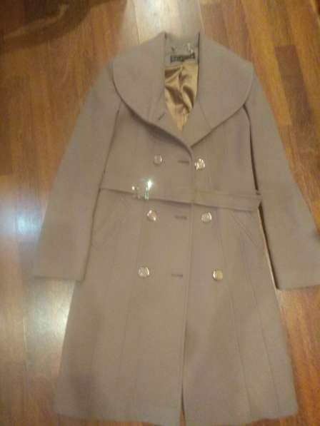 Женское пальто производство Италия размер 42-44
