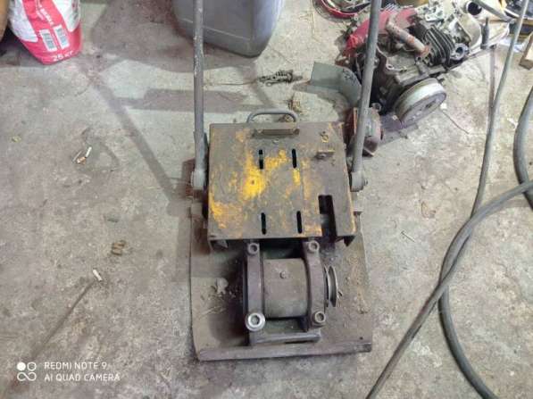 Продам виброплиту б/у Сплитстоун без двигателя