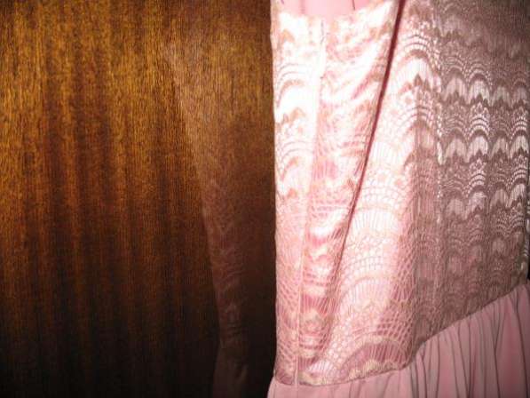 Продается праздничное платье размер 44-46 в Москве