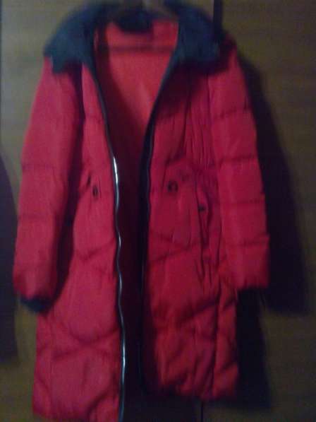 Красная куртка зимняя в хорошем состояние в 