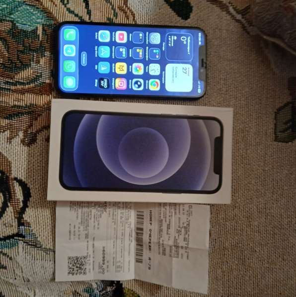 IPhone 12 64 продаю