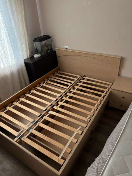 Продам кровать 140х200+2тумбы