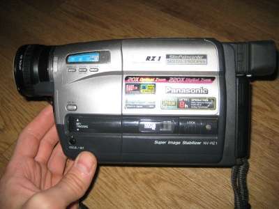 видеокамеру Panasonic nv-rz1en-enc