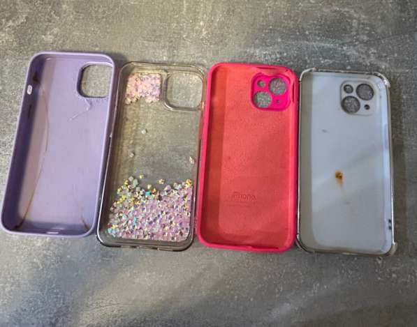 Отдам даром чехлы на айфон 14 в Калининграде